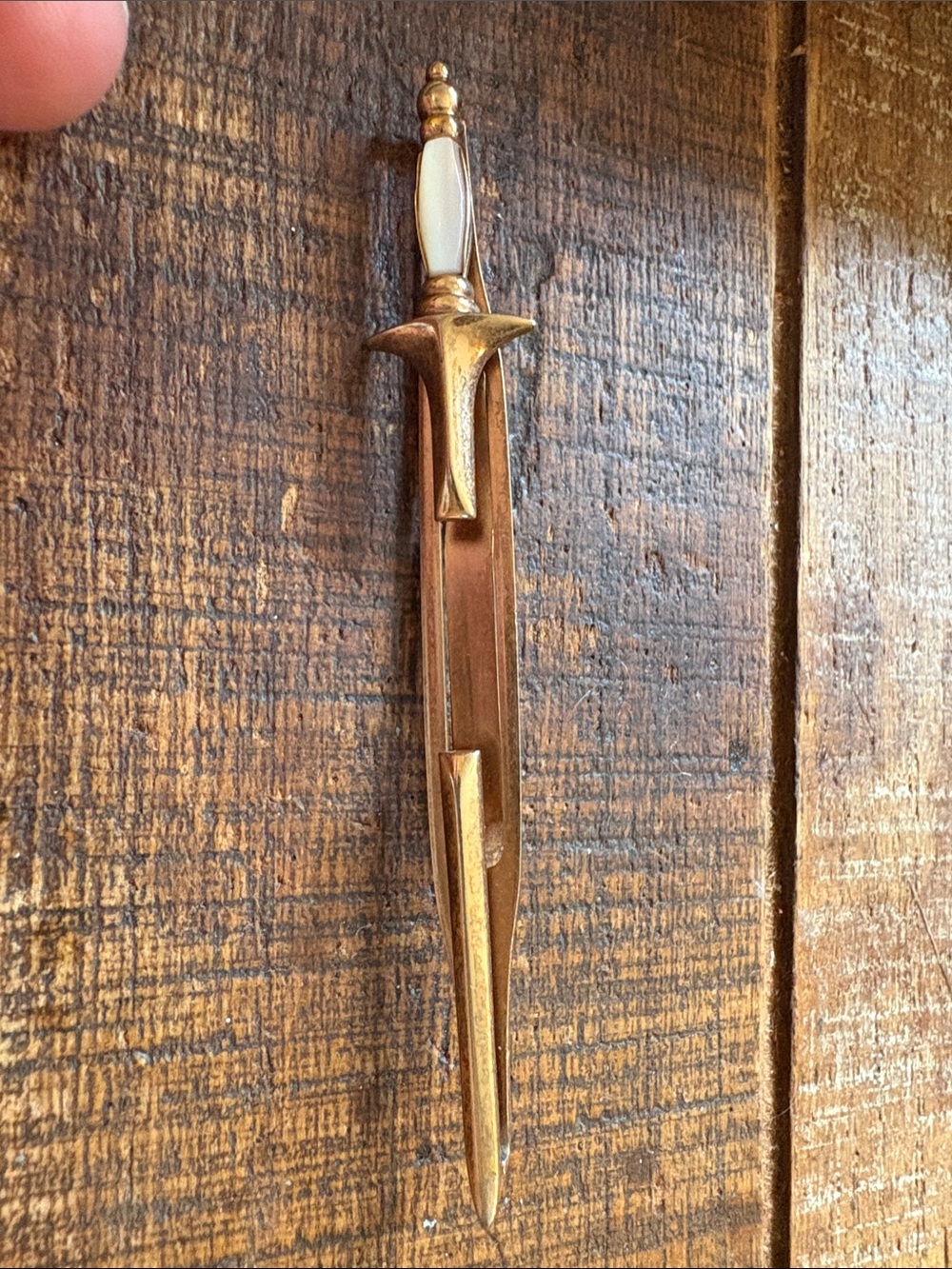 Vintage SWANK Mother of Pearl Tie Clip!!!
